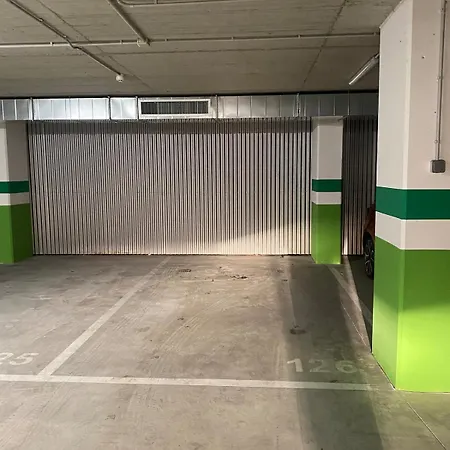 Piso De Diseno En Con Parking Gratuito شقة فيجو