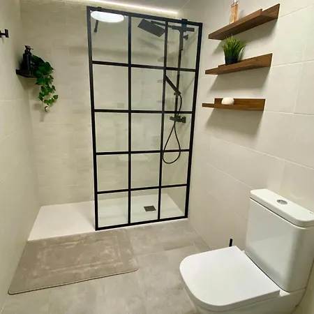 Piso De Diseno En Con Parking Gratuito شقة